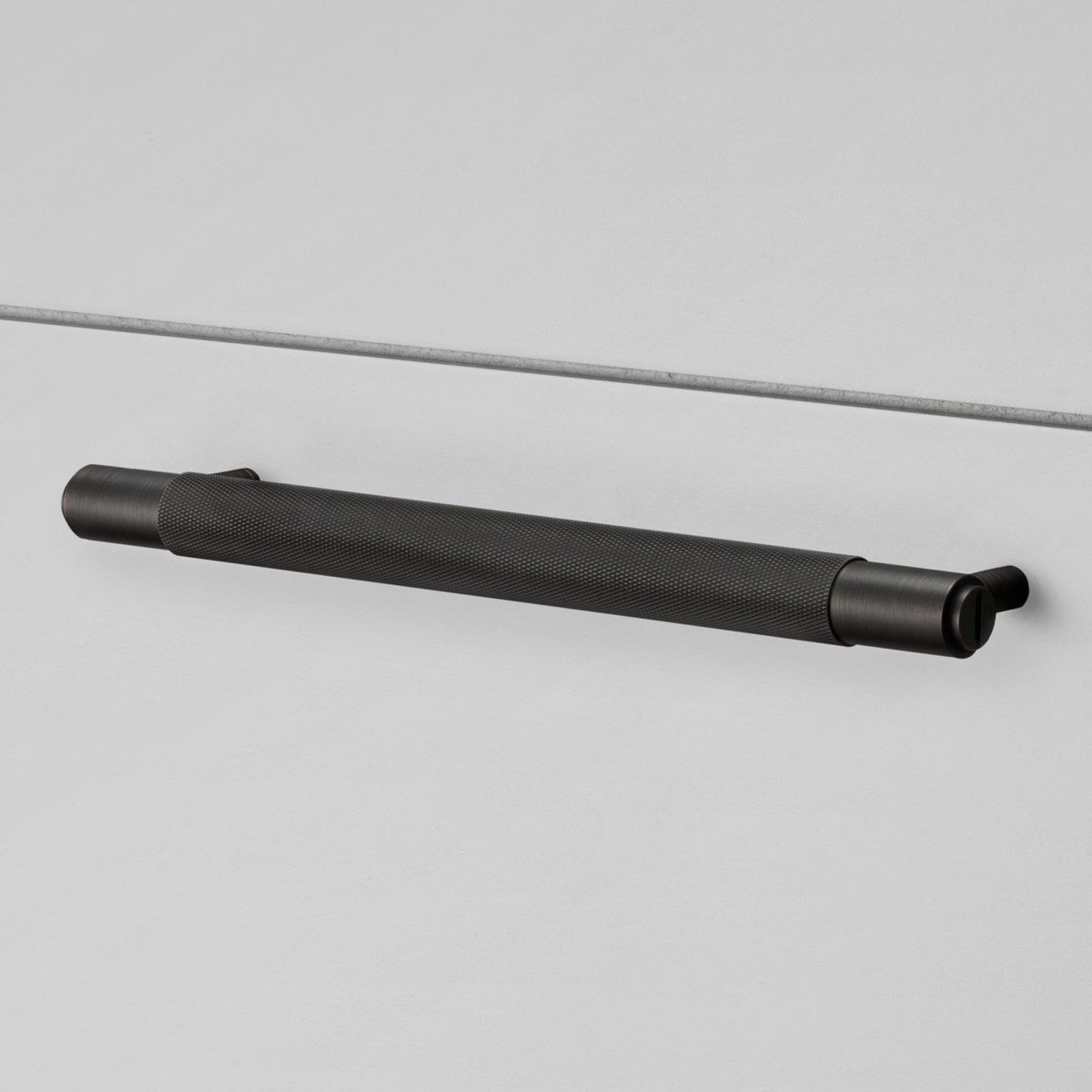 Knurled Medium Pull Bar Cabinet Handle In Solid Smoked Bronze