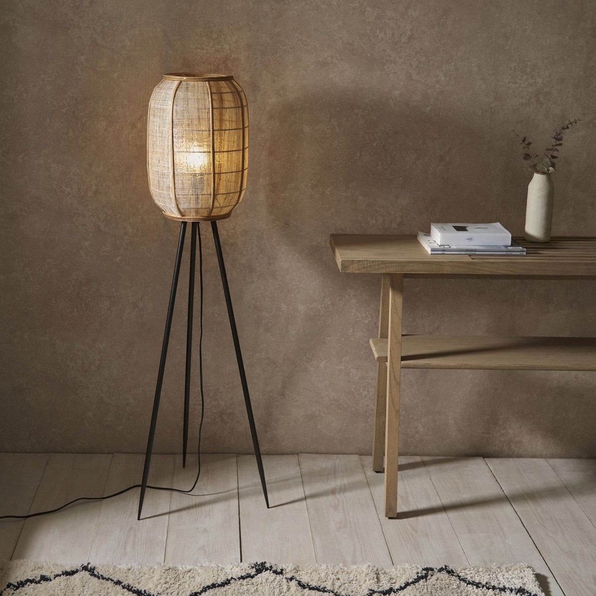 Zaire Handmade Floor Lamp in Wood and Natural Linen