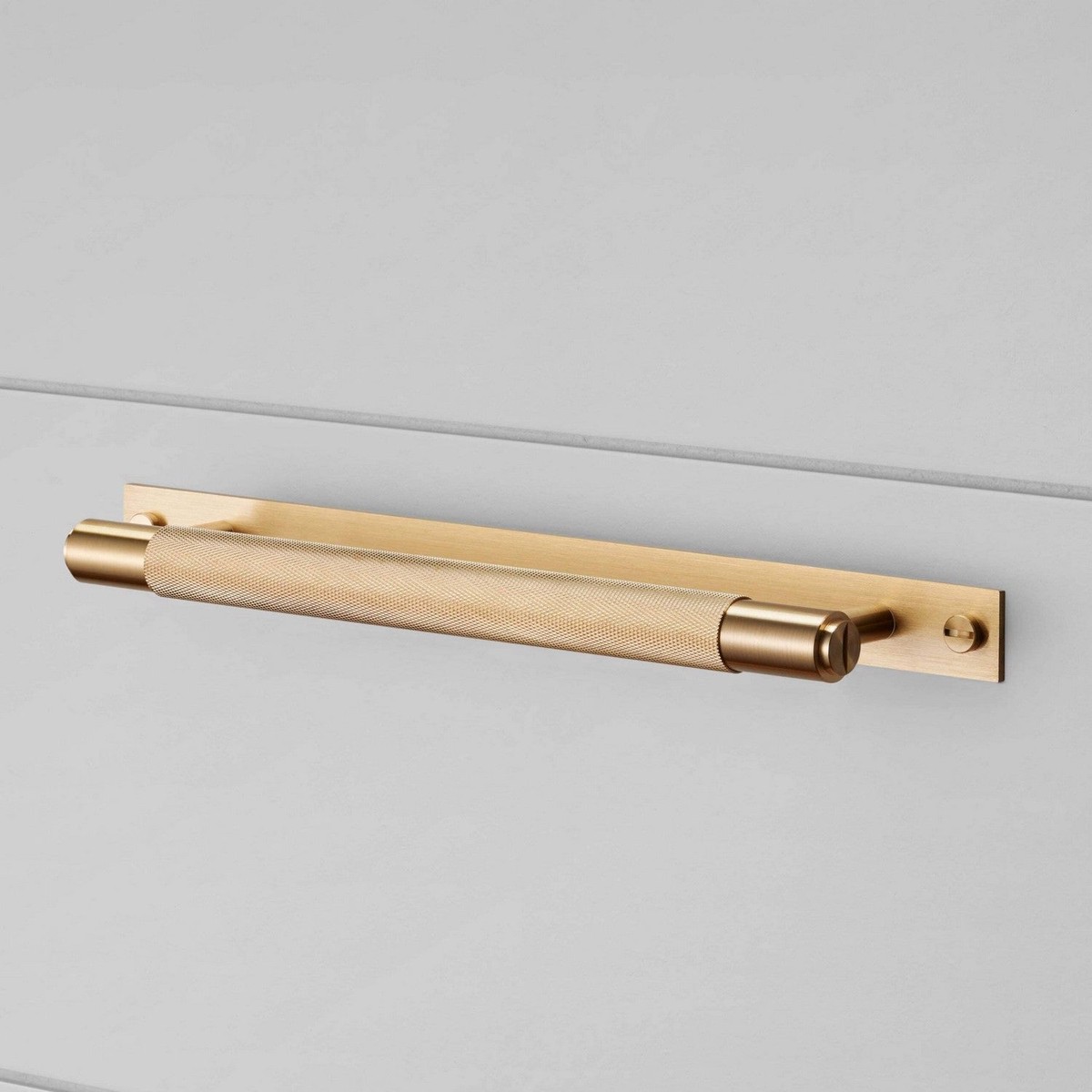 Must Have Pull Bar Brass