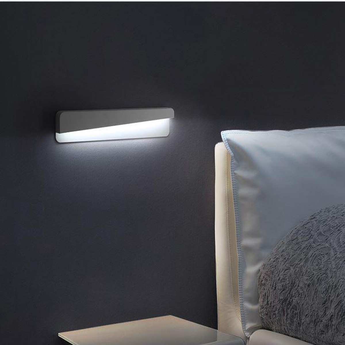 LED Minimalism Metal Wall Light