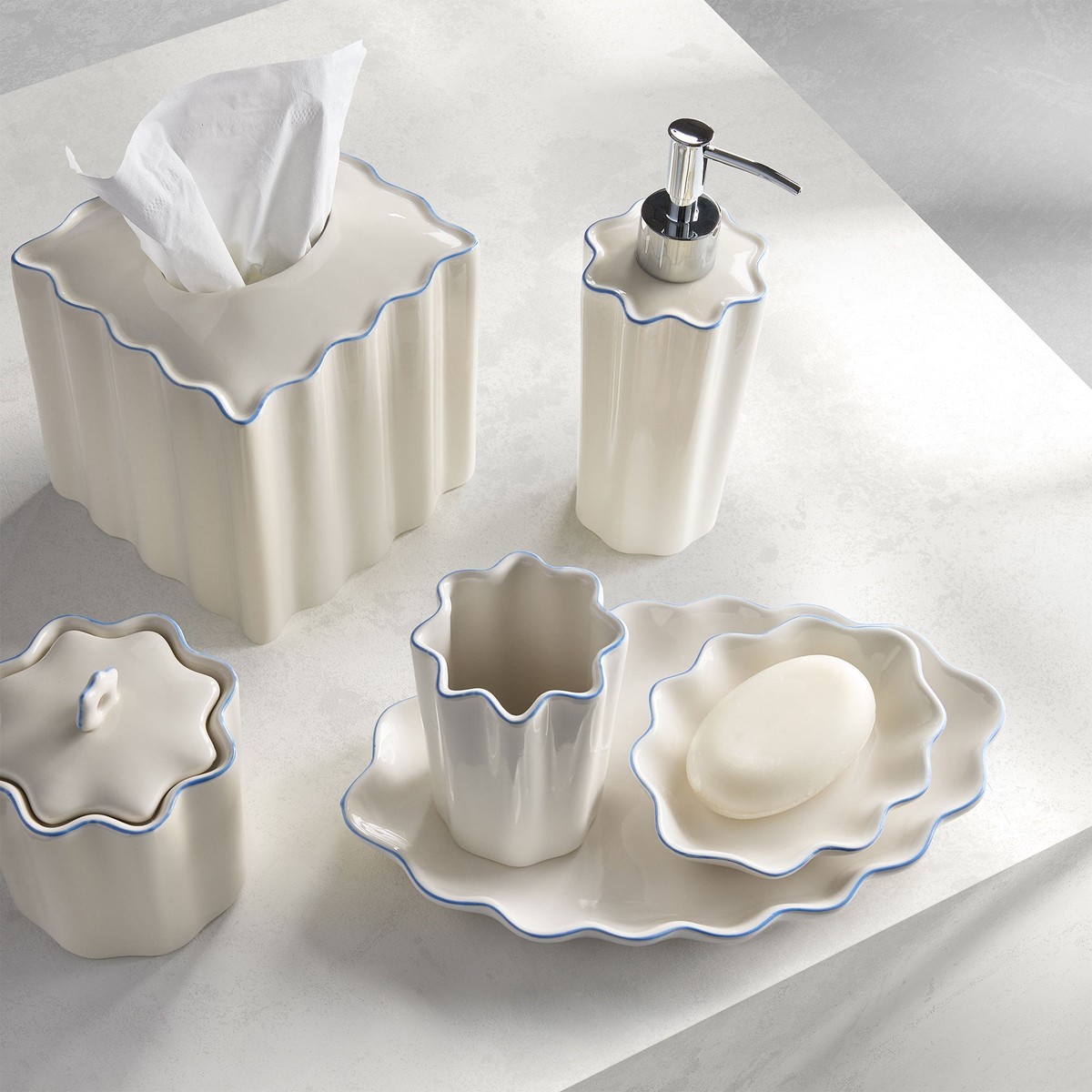 Le Marais Bath Accessories