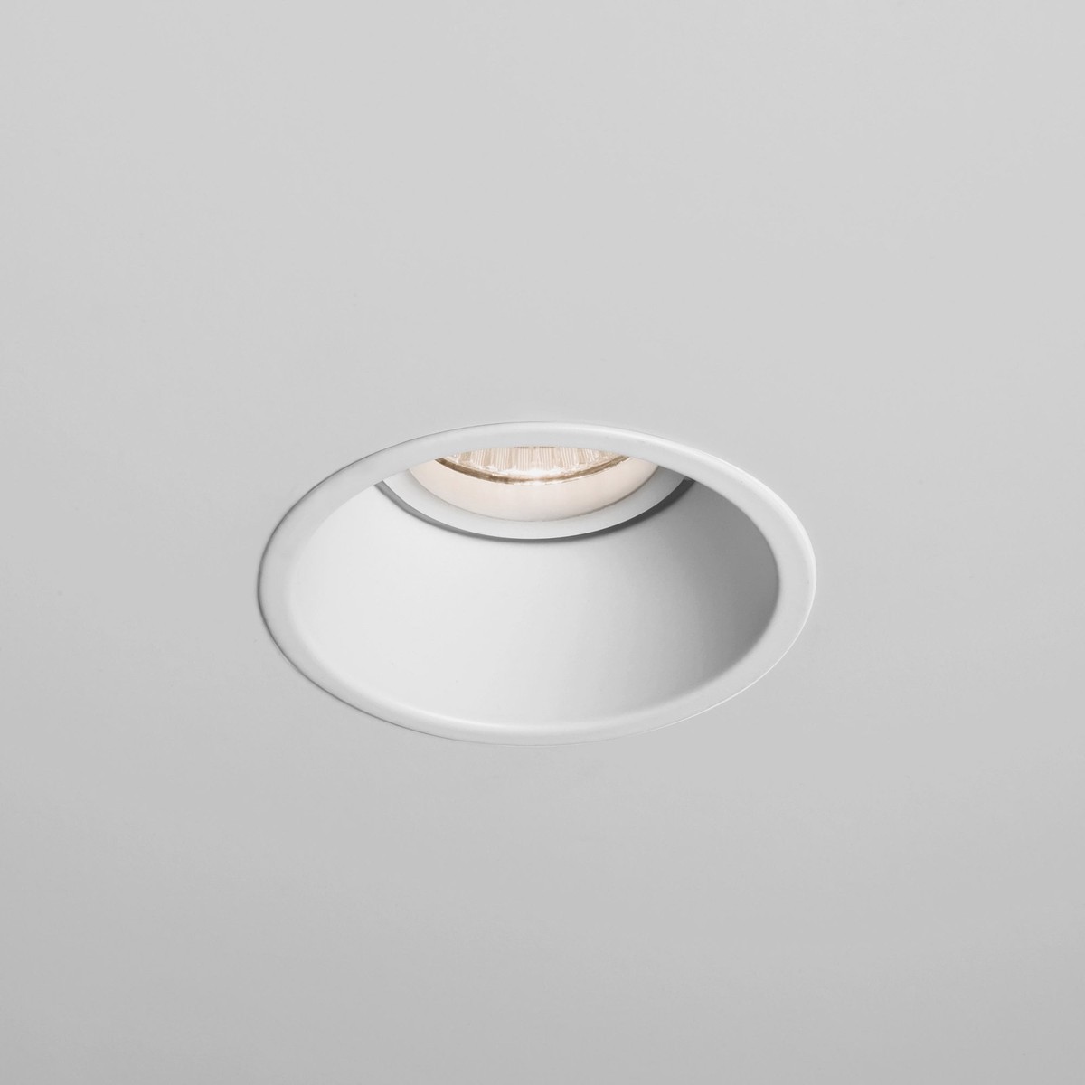 Minima Round Fixed Matt White Spotlight